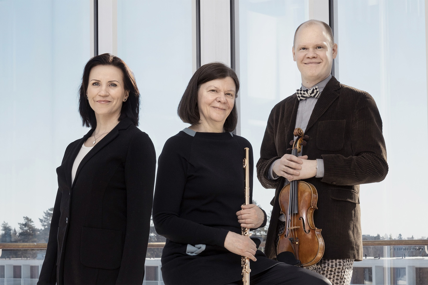 Tapiola Sinfoniettan taiteellinen johtoryhmä: intendentti Maati Rehor, huilisti Hanna Juutilainen ja konserttimestari Janne Nisonen